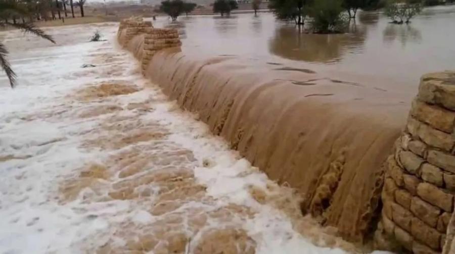 بـ 100 غواص.. البحث مستمر عن حدث مفقود جراء سيول الحسا