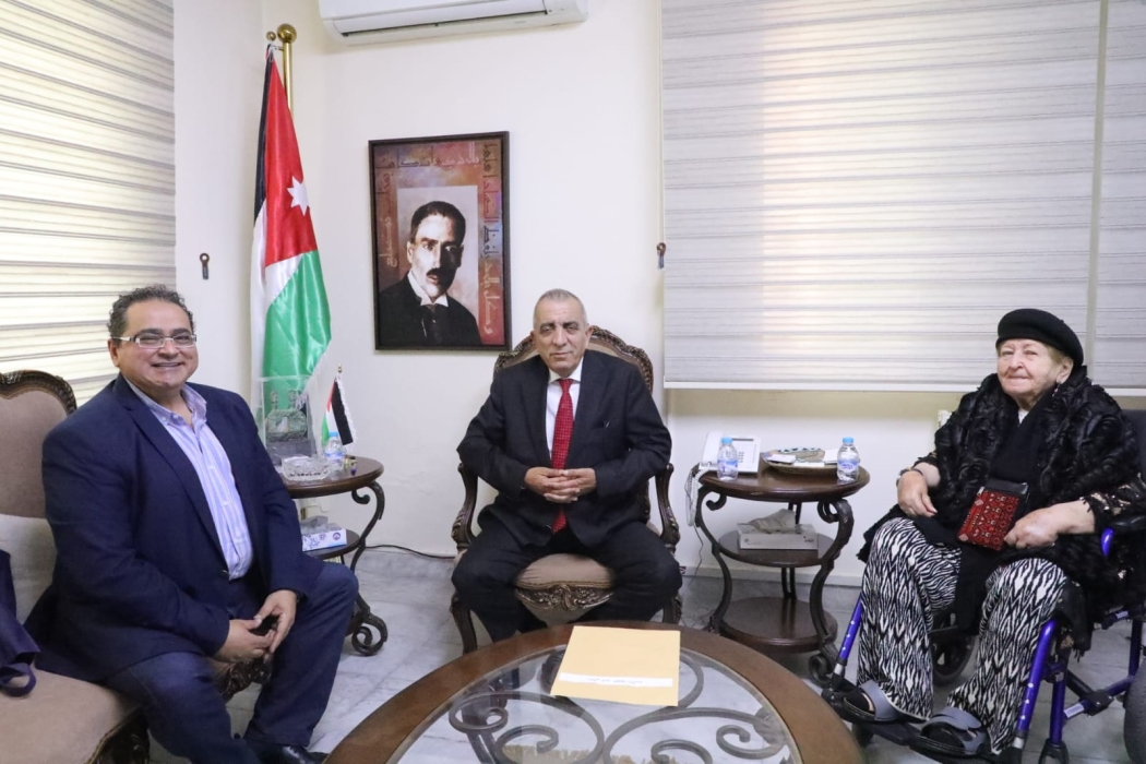 وزير الثقافة الرواشدة يلتقي رئيسة منتدى  الرواد الكبار... صور