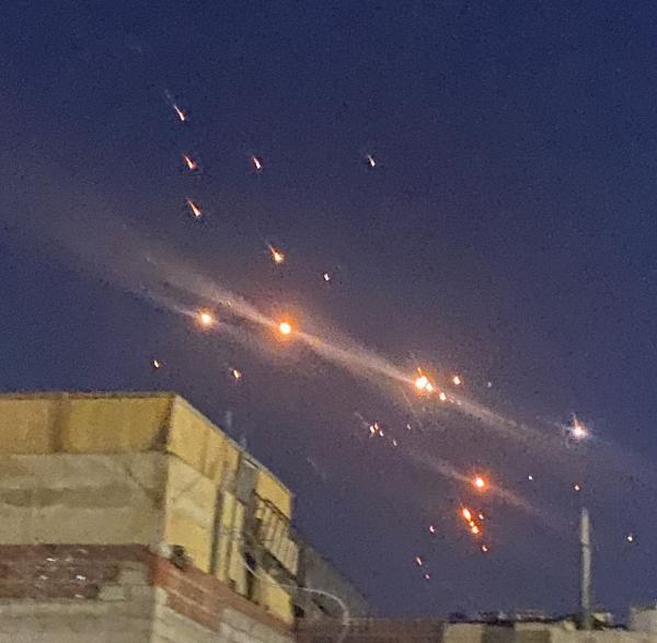 السفارة الأمريكية: مؤشرات على استمرار تحليق صواريخ ومسيرات فوق الأجواء الأردنية