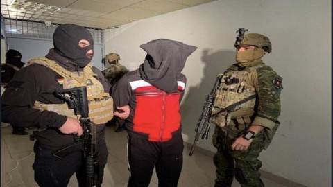 الشرطة الإيرانية تعتقل خلية تابعة لـ”الموساد” الإسرائيلي وتعلن العثور بحوزتهم على متفجرات ومعدات تصنيع مُسيرات.. (صور)