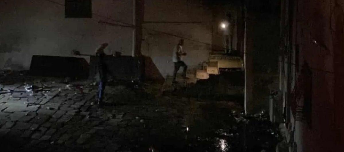 بعد 11 ساعة من الجهود المتواصلة.. السيطرة على حريق في الرصيفة ولا اصابات بشرية