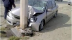 اصابات بحادث اصطدام مركبة بعمود كهرباء في عمان