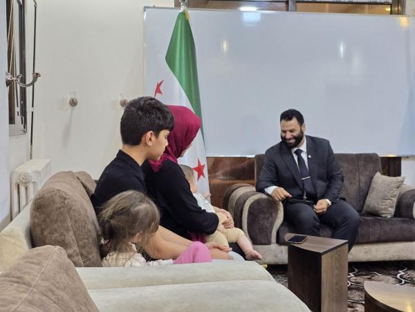 علقت أثناء زيارة  لأقاربها.. إجلاء عائلة أردنية من السويداء إلى الحدود الاردنية