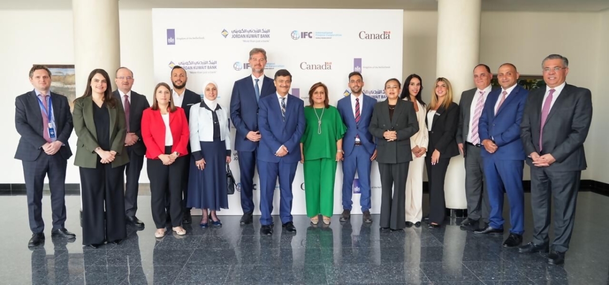 البنك الأردني الكويتي يحتفل بتخصيص كامل عوائد أول سند أخضر  في الأردن وبإطلاق تقريره الأول للتمويل المستدام
