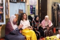 الملكة رانيا العبدالله تزور السلط وتتجول في ساحة العين .. فيديو