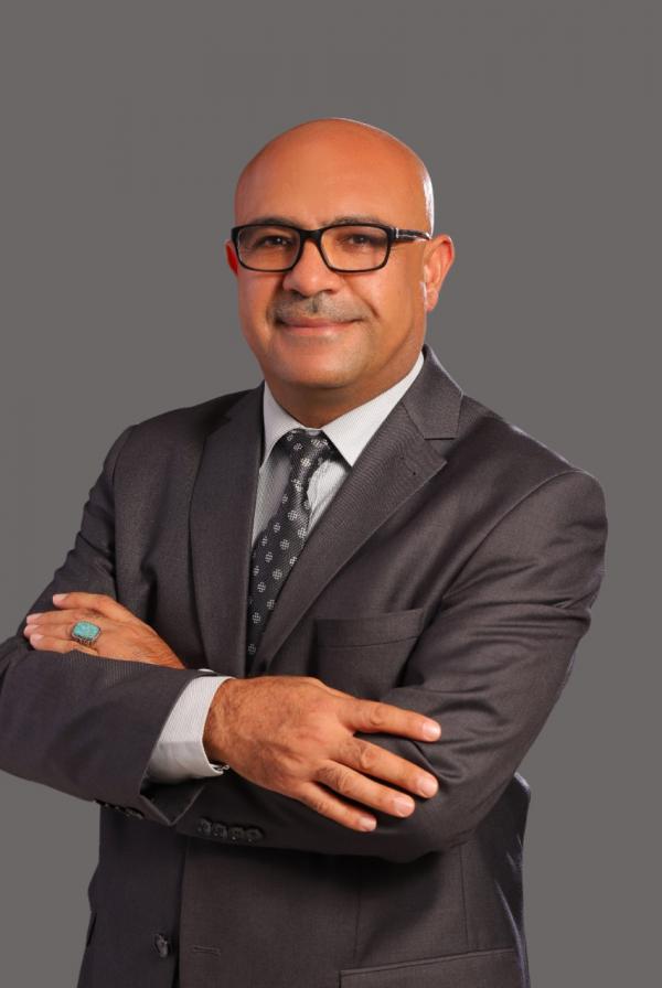 رائحة الكتب الأولى