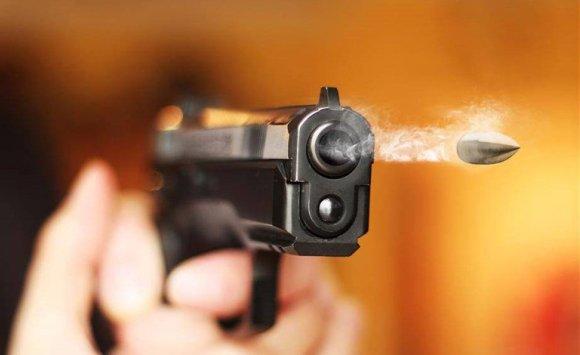 فتى يلقى مصرعه بعيار ناري أطلقه والده بالخطأ في جنوب عمان