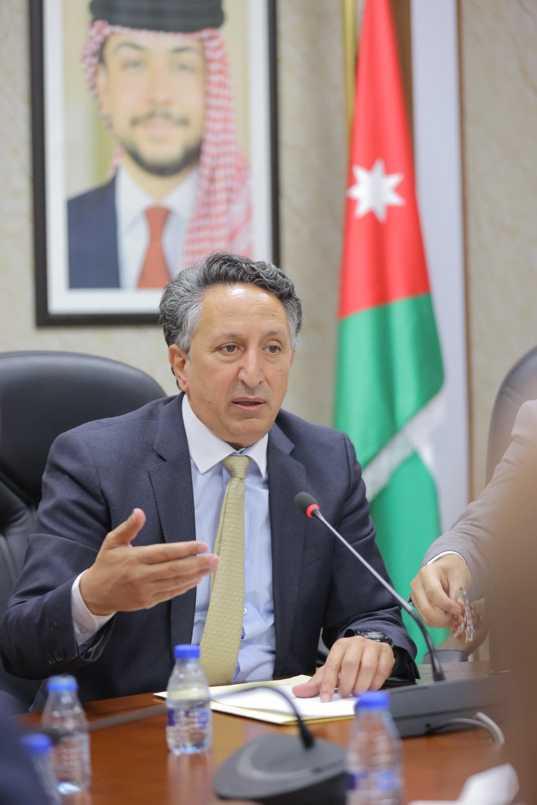 بالوثائق.. أبو رمان يكشف عن شبهة فساد من العيار الثقيل في عطاء ادارة وتشغيل خدمات النقل بالأردن و يطالب رئيس الوزراء باتخاذ الاجراءات القانونية والوقائية