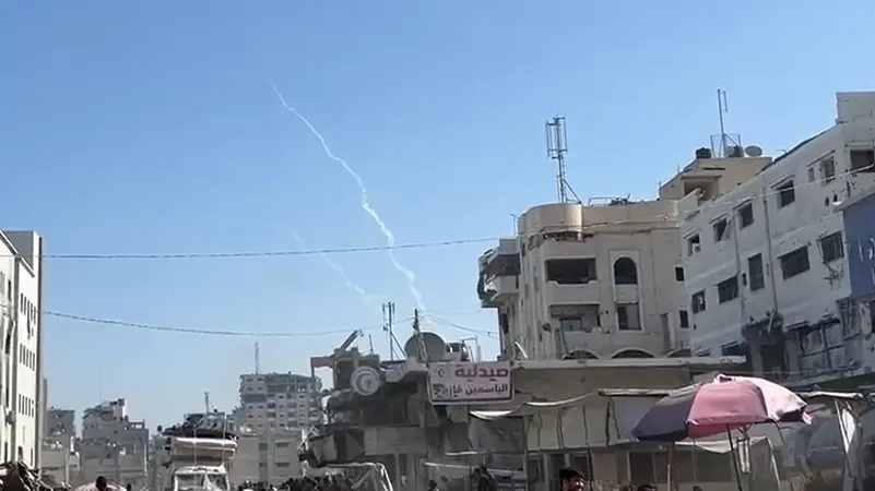 صواريخ تطلق من شمال غزة.. وبقاء سكان المدينة أكثر ما يقلق إسرائيل