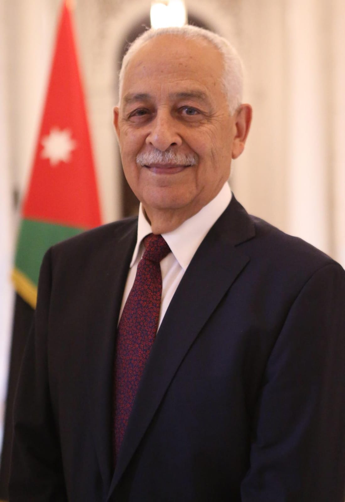 مندوبا عن الملك وولي العهد.. العيسوي يعزي آل العثمان