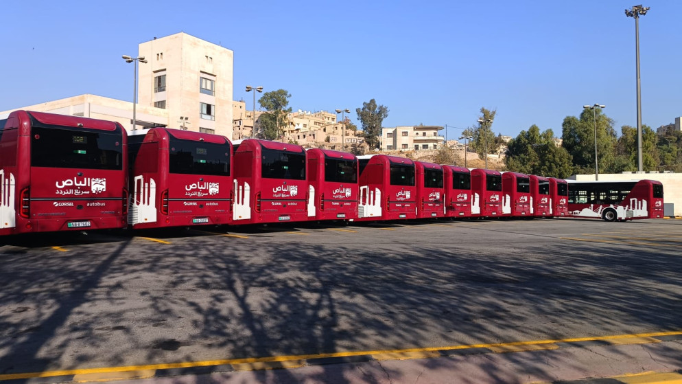 أمانة عمّان تطلق المسار الأخضر بـ 15 حافلة كهربائية جديدة ضمن الباص السريع