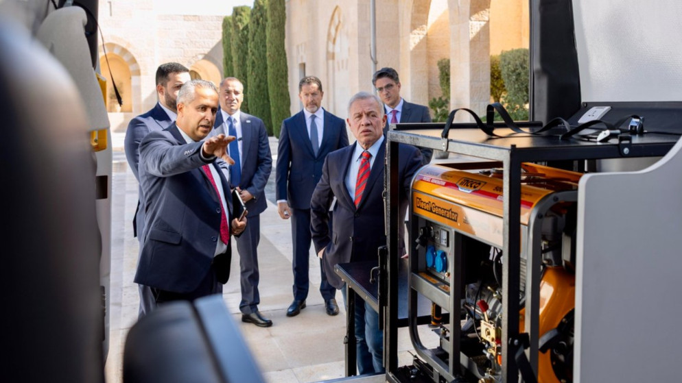 الملك يطلع على عمل وحدات دعم مبتوري الأطراف المتنقلة التابعة لـاستعادة الأمل