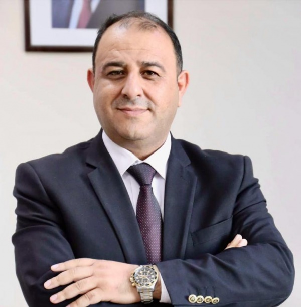 حديث ما بعد الكرسي .. مسؤولون سابقون في مواجهة البودكاست