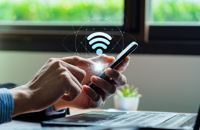 المقاهي والمراكز التجارية والمطارات.. تحذير للاردنيين من واي فاي في الأماكن العامة