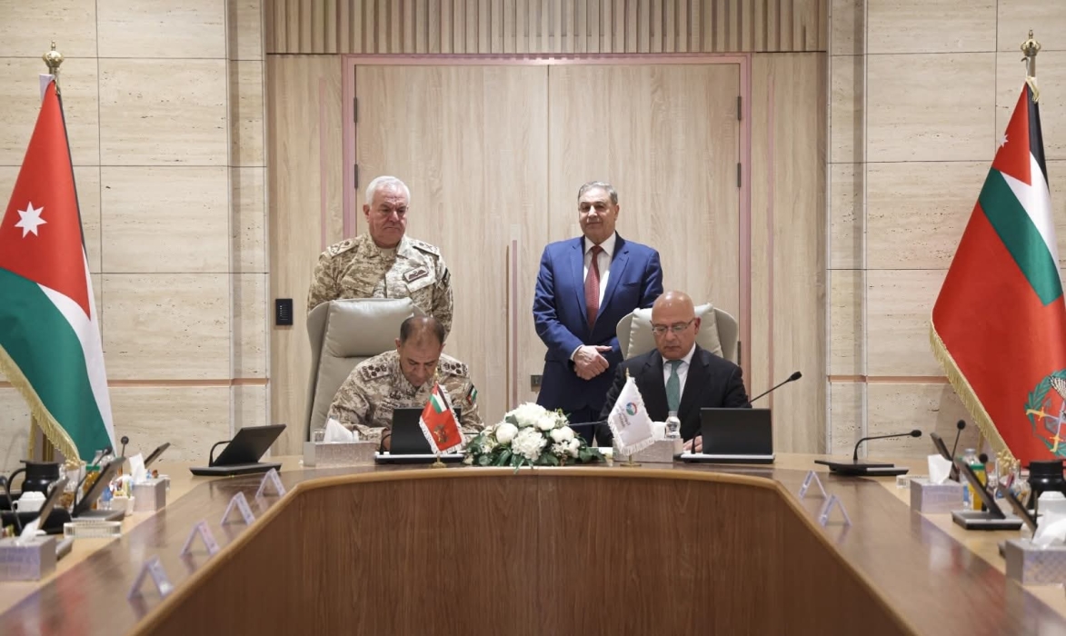 القوات المسلحة الأردنية والبوتاس العربية توقّعان اتفاقية جديدة لتوسيع نطاق إزالة الألغام في منطقة الامتياز الجنوبية