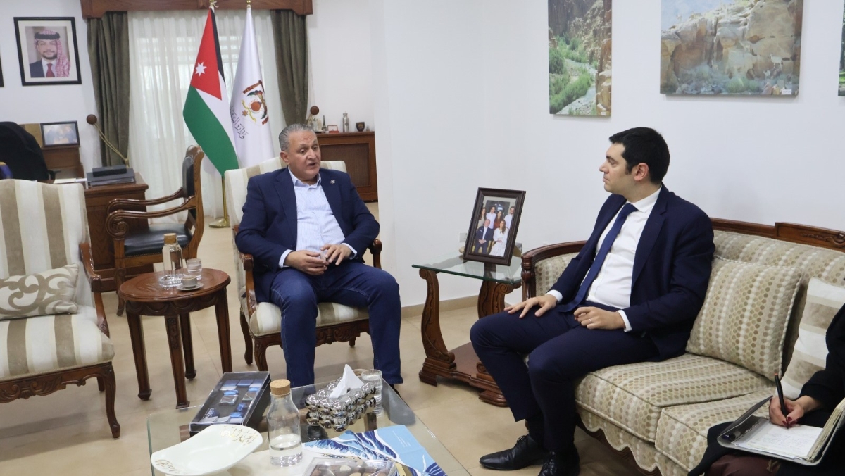 البيئة تبحث و اورنج الاردن دعم حملات الحد من الإلقاء العشوائي للنفايات