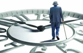 توصية برفع سن التقاعد إلى 63 للذكور و58 للإناث