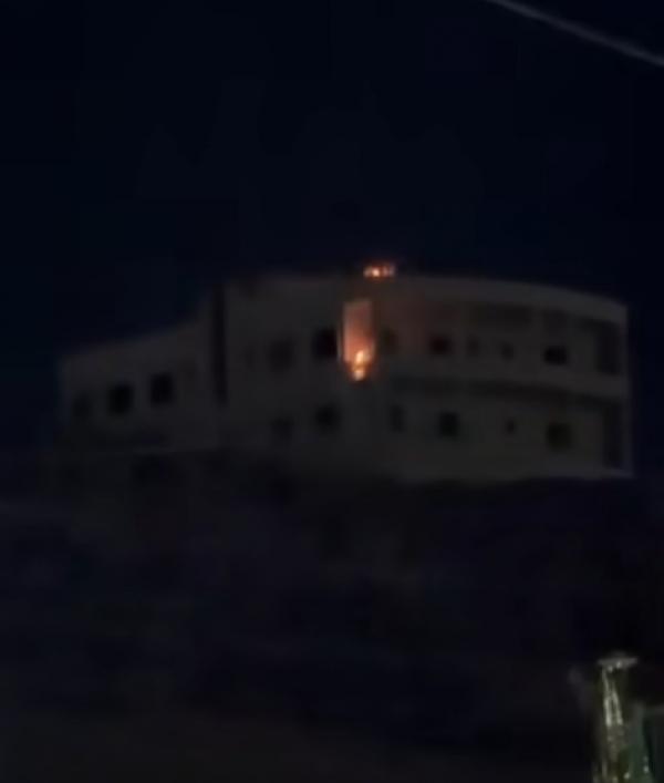 سقوط صاروخ على منزل في الزرقاء.. والاجهزة الأمنية تتحرك