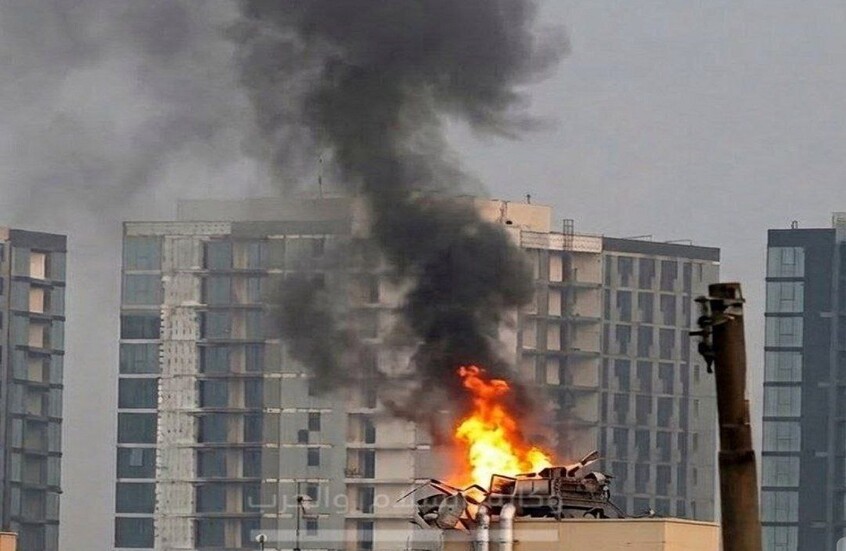 استهداف السفارة الأميركية في بغداد وتصاعد الدخان فوقها