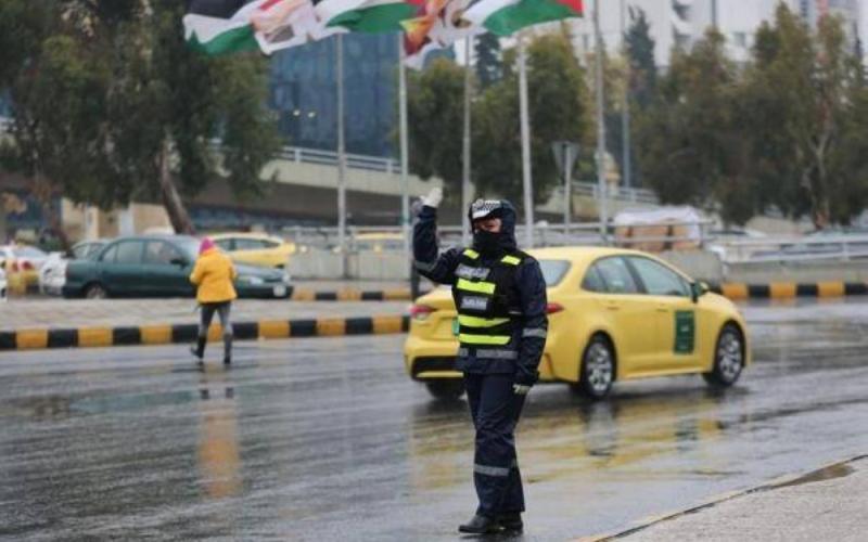 الاثنين .. أجواء غائمة وباردة وأمطار خفيفة في مناطق متفرقة