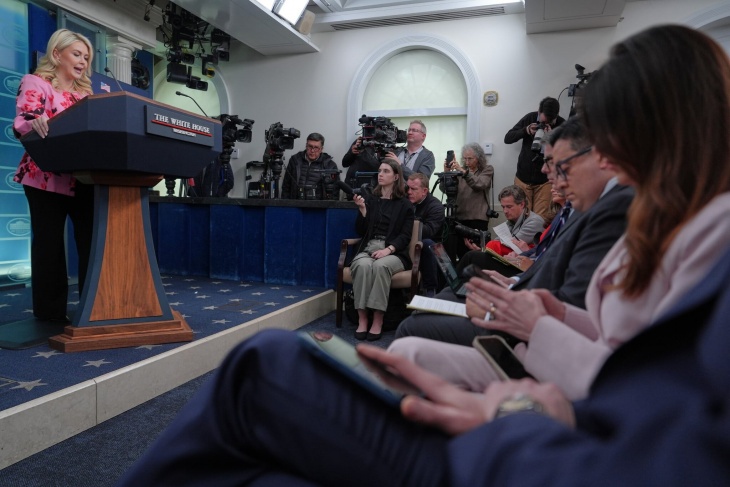 البيت الأبيض: محادثات سرية ناجحة مع طهران وترامب يوقف استهداف منشآت الطاقة أيضا