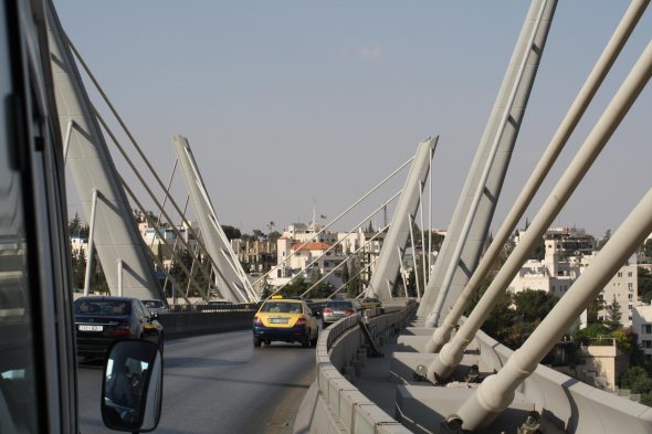 بينها أردنية... الإعلام الإيراني ينشر قائمة بأسماء جسور رئيسية بارزة في دول المنطقة يمكن أن تكون ضمن أهداف إيران عقب هجومين على جسر “بي1”