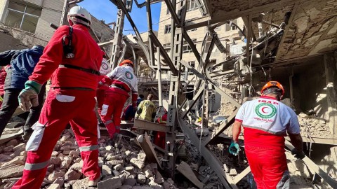 انفجارات عنيفة تهز إيران وقصف مجمّعا للبتروكيماويات وحديث عن شهداء