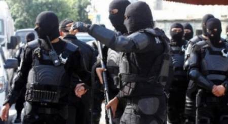 تفكيك شبكة لترويج المخدرات مكونة من 9 أشخاص بينهم 3 فتيات في عمّان (صور)
