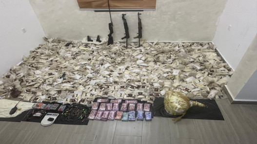 القبض على مطلوب خطير من عصابة إقليمية لتهريب المخدرات في الرويشد