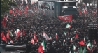 حشود غفيرة من المشيعين.. إيران تبدأ مراسم تشييع جنازة المرشد علي خامنئي في طهران
