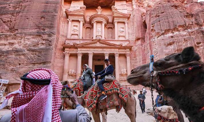 حزمة إعفاءات وتسويات ديون لدعم القطاع السياحي في البترا.. تفاصيل