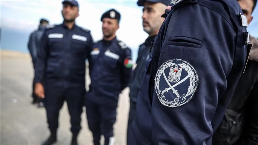 إعلام إسرائيلي: اختيار 5 آلاف فلسطيني لتدريبهم ضمن نواة قوة شرطة جديدة بغزة