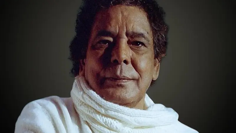 بعد مرضه.. محمد منير يعود من ألمانيا ويجهز مفاجأة لجمهوره
