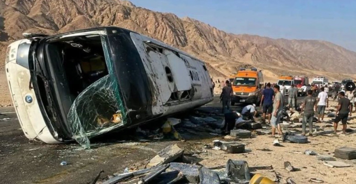 السفارة الأردنية بالقاهرة تتوجه إلى نويبع لمتابعة حادث الحافلة وتأمين نقل الجثامين