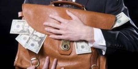 مكافحة الفساد: توقيف موظف سابق بأمانة عمان اختلس 149 ألف دينار