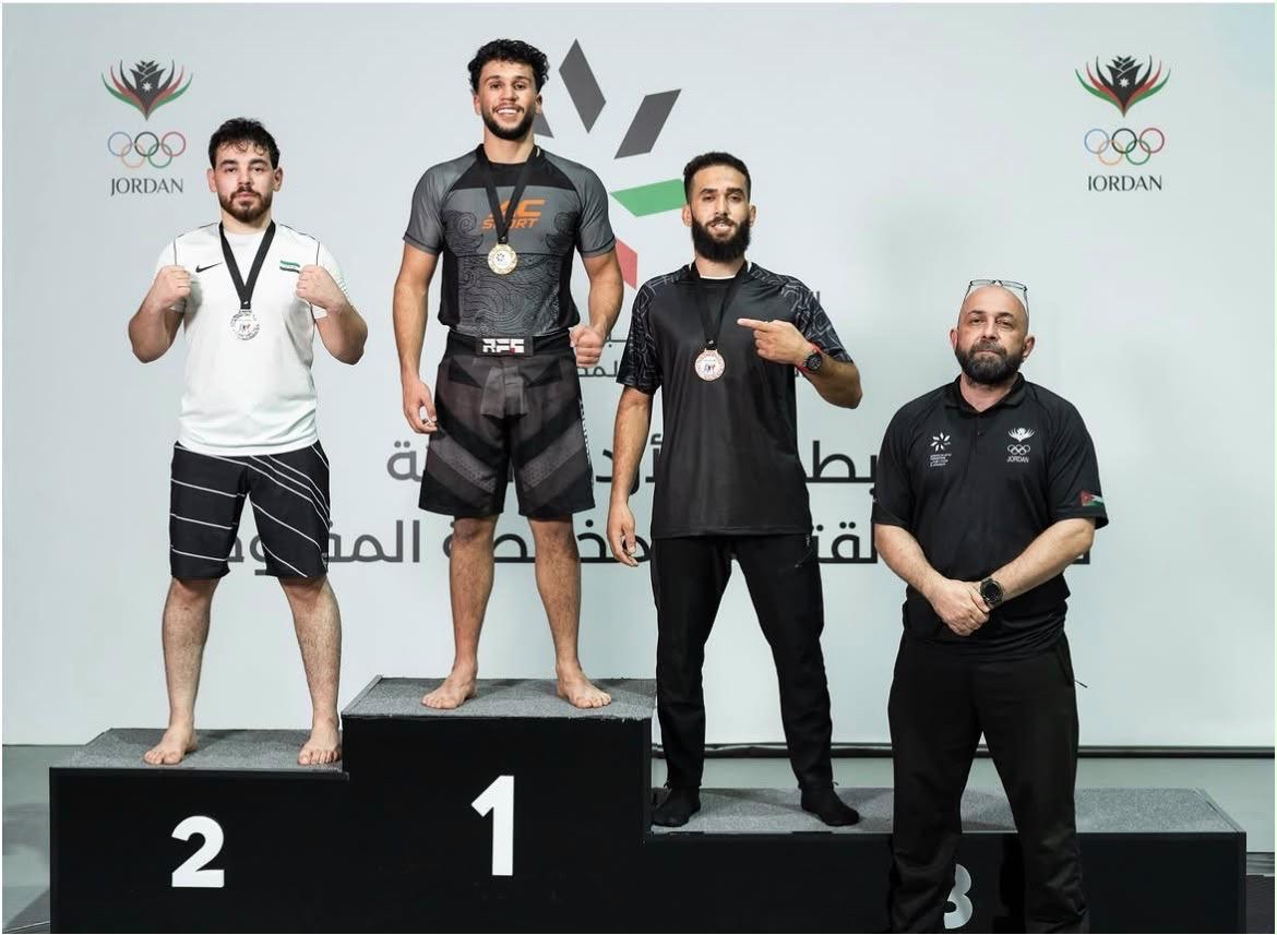 طالب جامعة عمان الأهلية (أمير العموش) يتوّج بطلاً للمملكة في الـ MMA