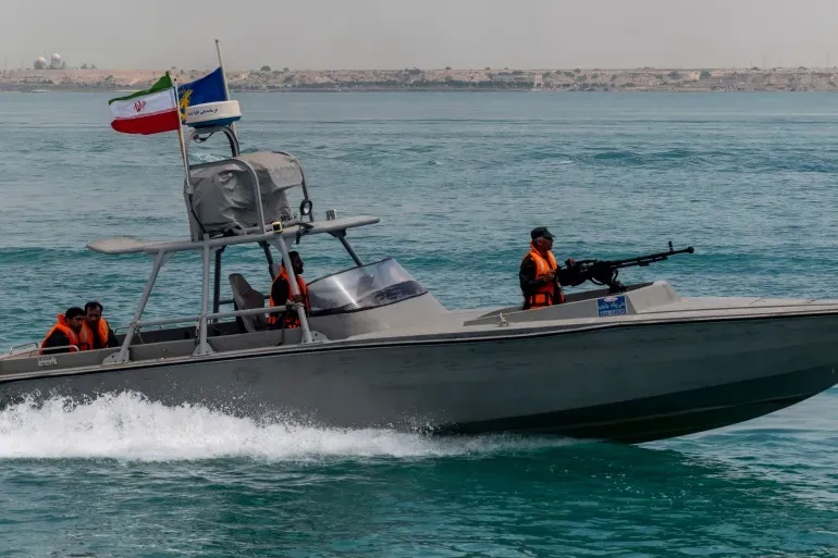 إيران: السيطرة على غواصة أمريكية ذاتية القيادة في مضيق هرمز