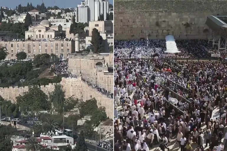 مئات المستوطنين يقتحموا المسجد الاقصى تحت حماية شرطة الاحتلال ويأدوا حلقات رقص وغناء داخله